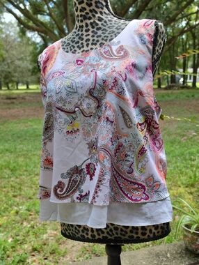 Bisou Bisou White Paisley Layered Sleeveless Camisole with Pink & Orange Accents